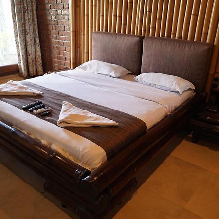Bamboo And Bricks Resort Welhe Bagian luar foto