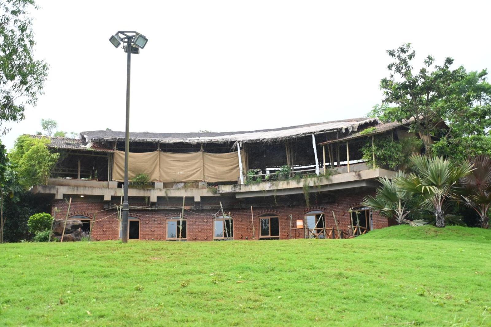 Bamboo And Bricks Resort Welhe Bagian luar foto