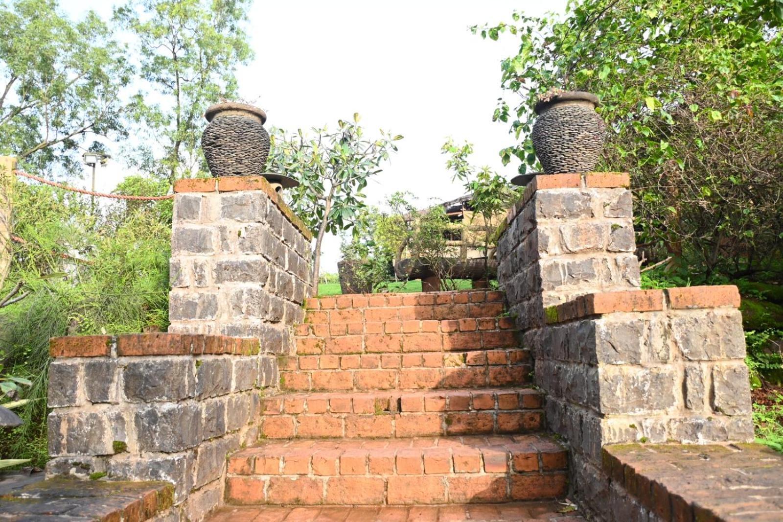 Bamboo And Bricks Resort Welhe Bagian luar foto