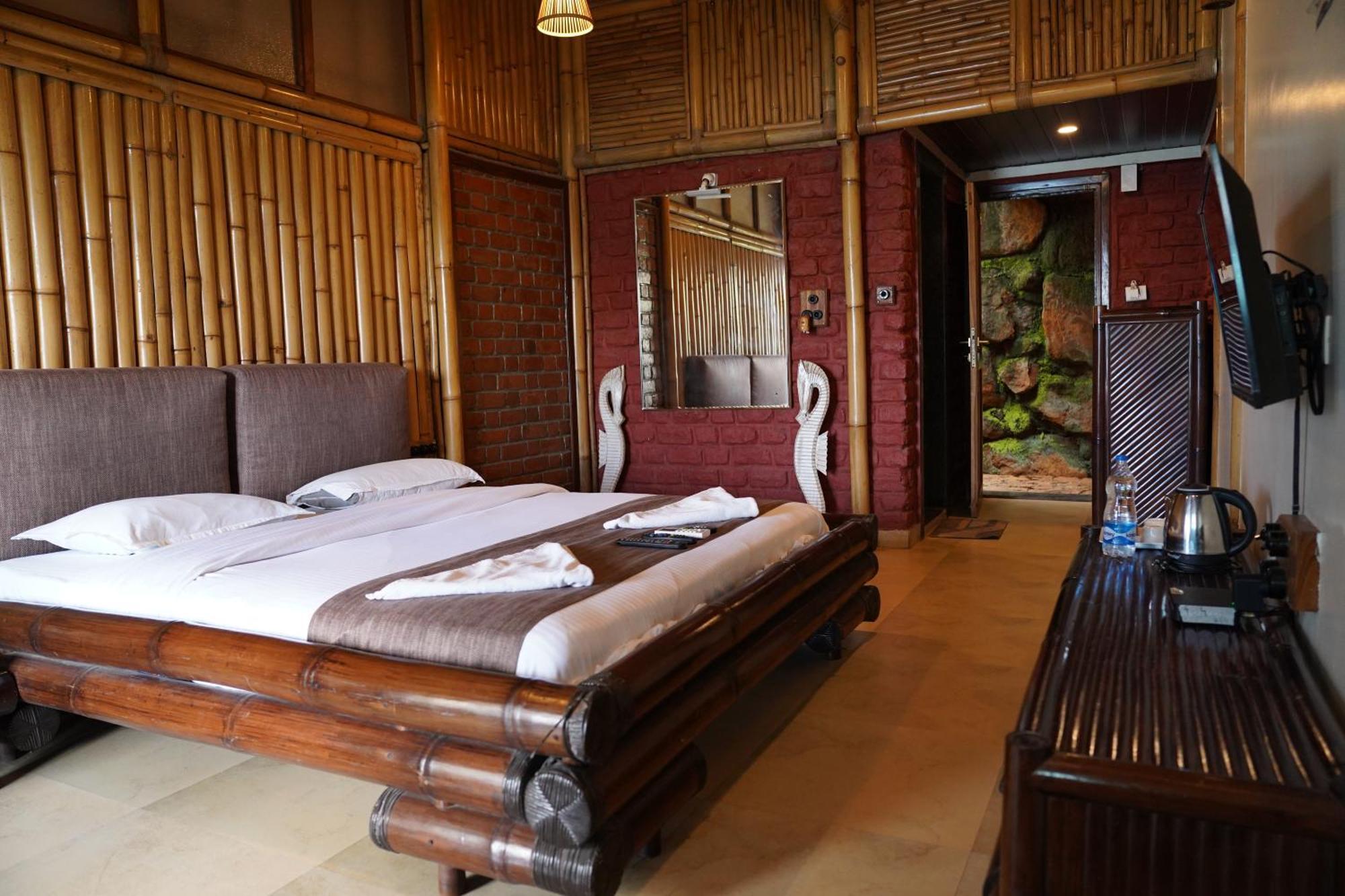 Bamboo And Bricks Resort Welhe Bagian luar foto