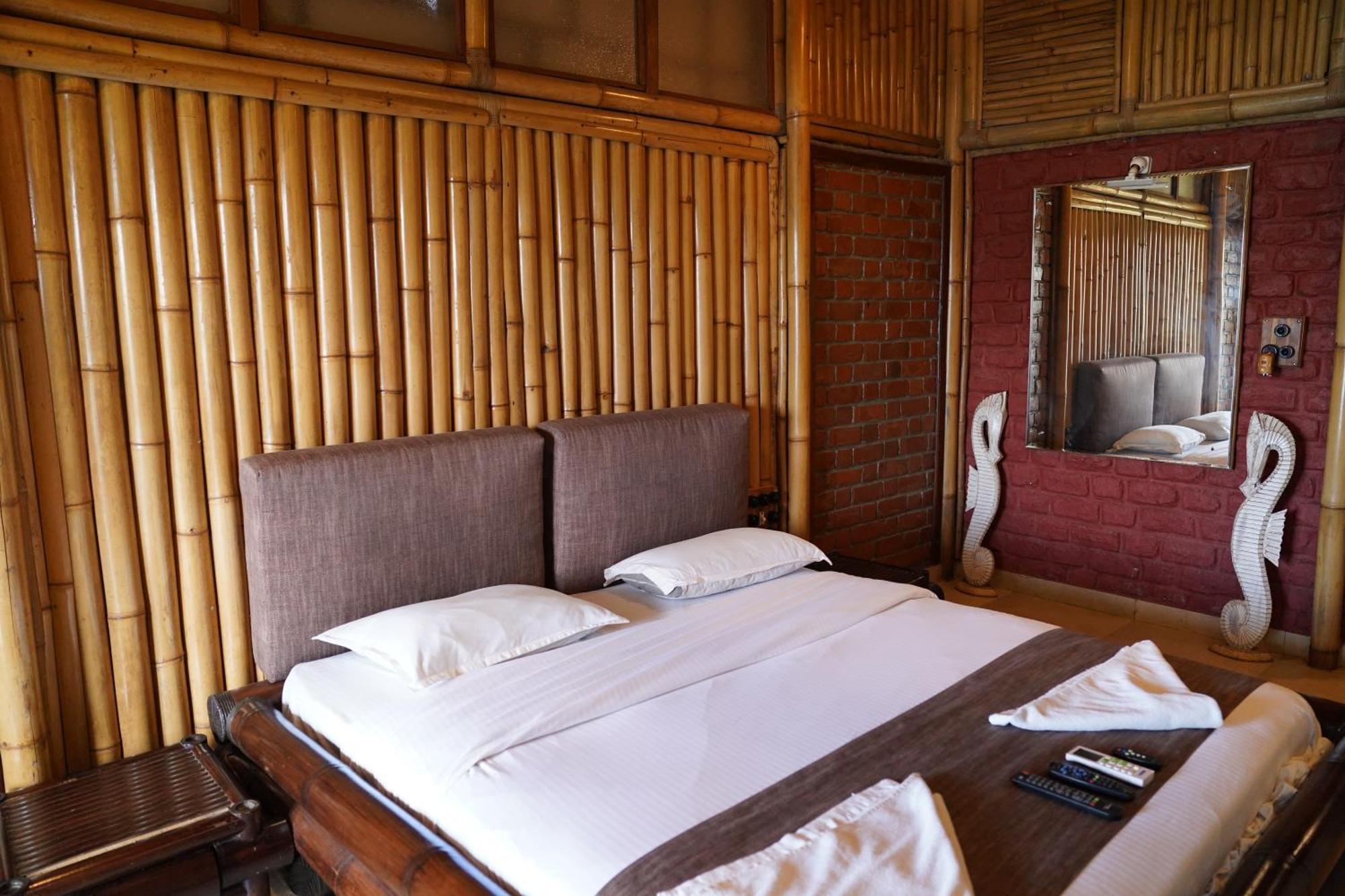 Bamboo And Bricks Resort Welhe Bagian luar foto