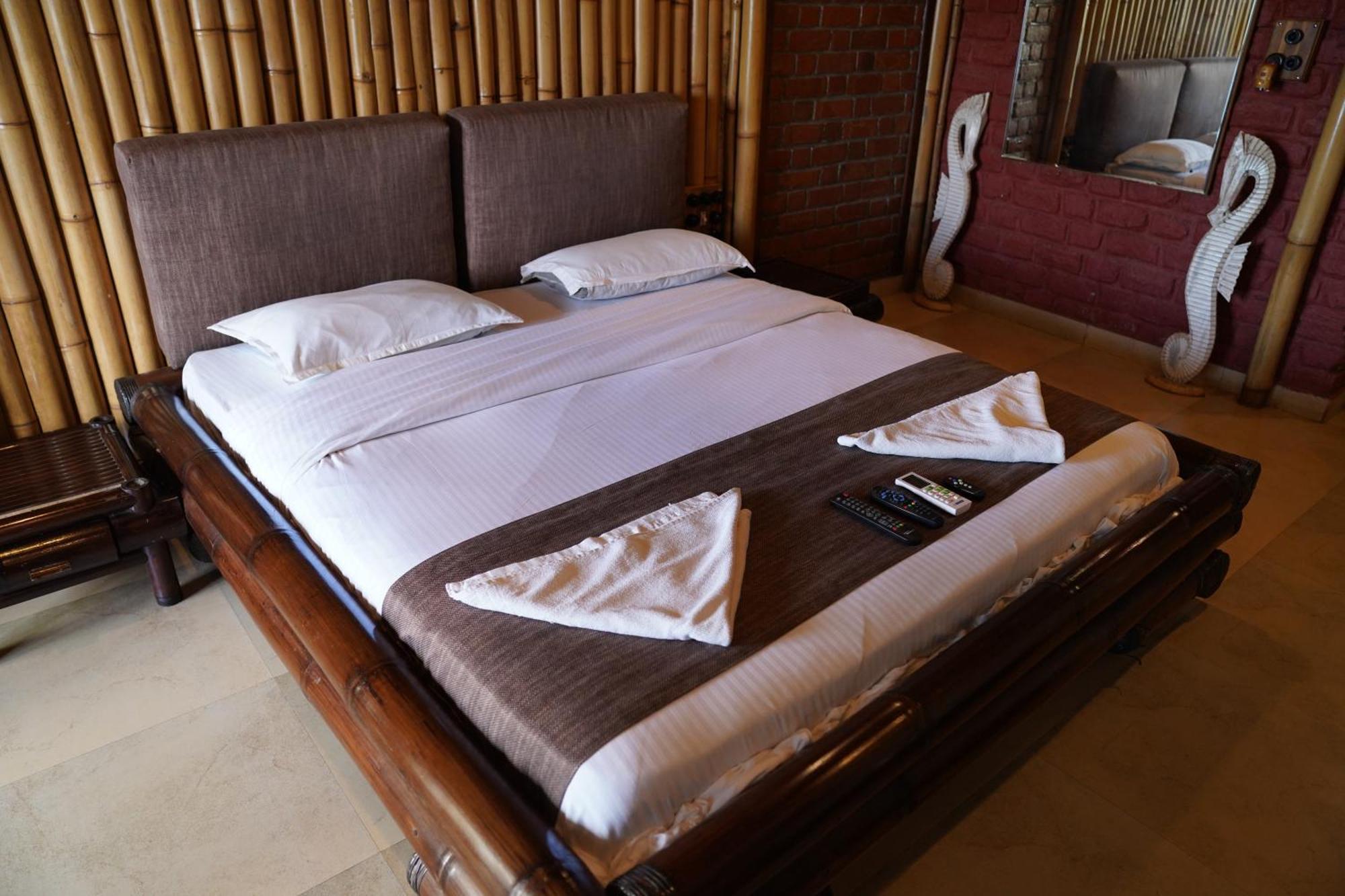 Bamboo And Bricks Resort Welhe Bagian luar foto